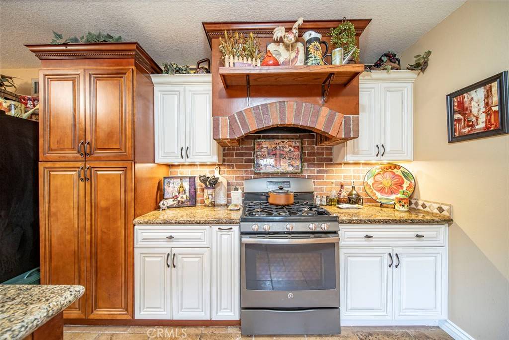 San Dimas, CA 91773,208 E 3rd ST