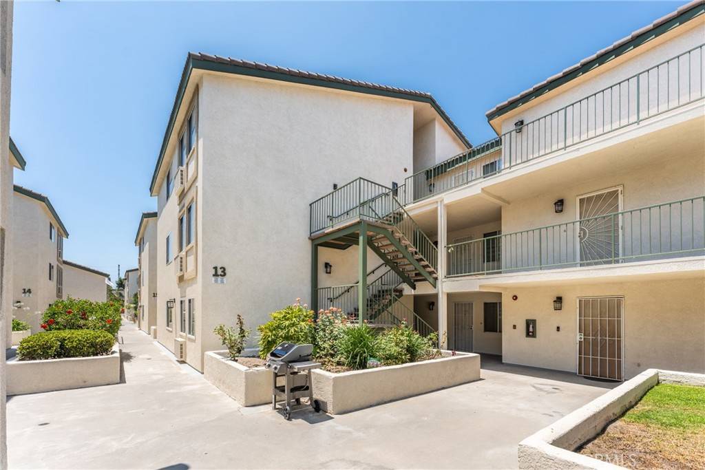 Paramount, CA 90723,15000 Downey AVE #354