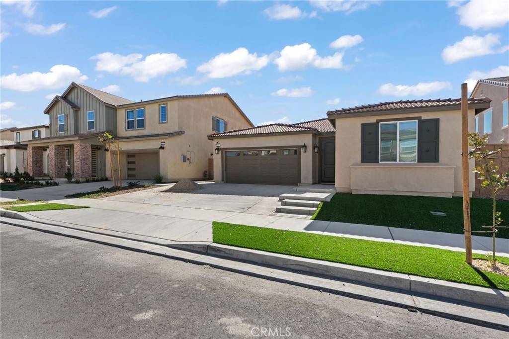 Fontana, CA 92336,16721 Mistletoe Lane