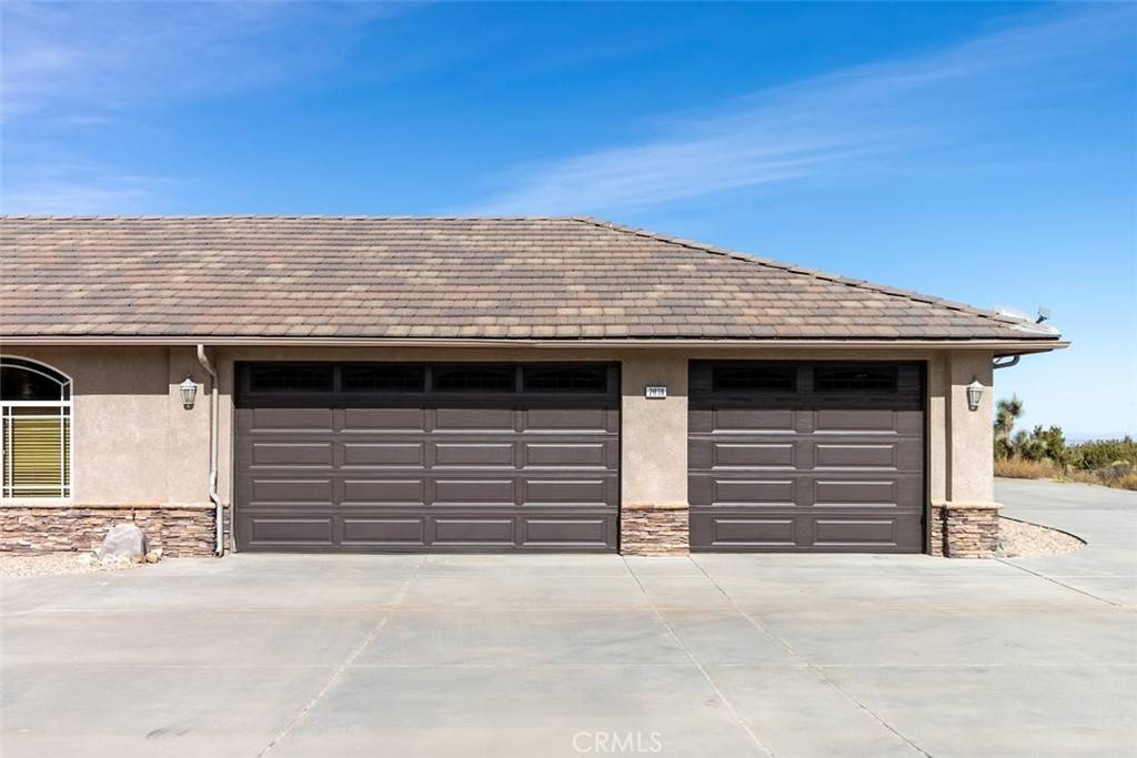Pinon Hills, CA 92372,2038 Hollister RD