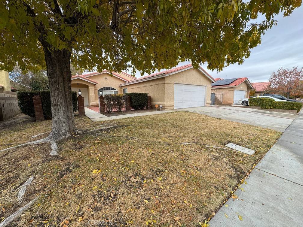 Lancaster, CA 93535,43607 Nicole ST