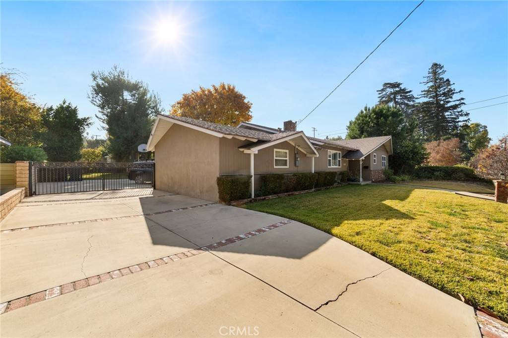 Redlands, CA 92373,431 W Highland AVE