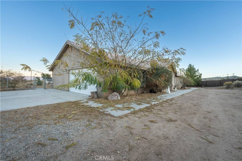 Phelan, CA 92371,8427 Sonora RD