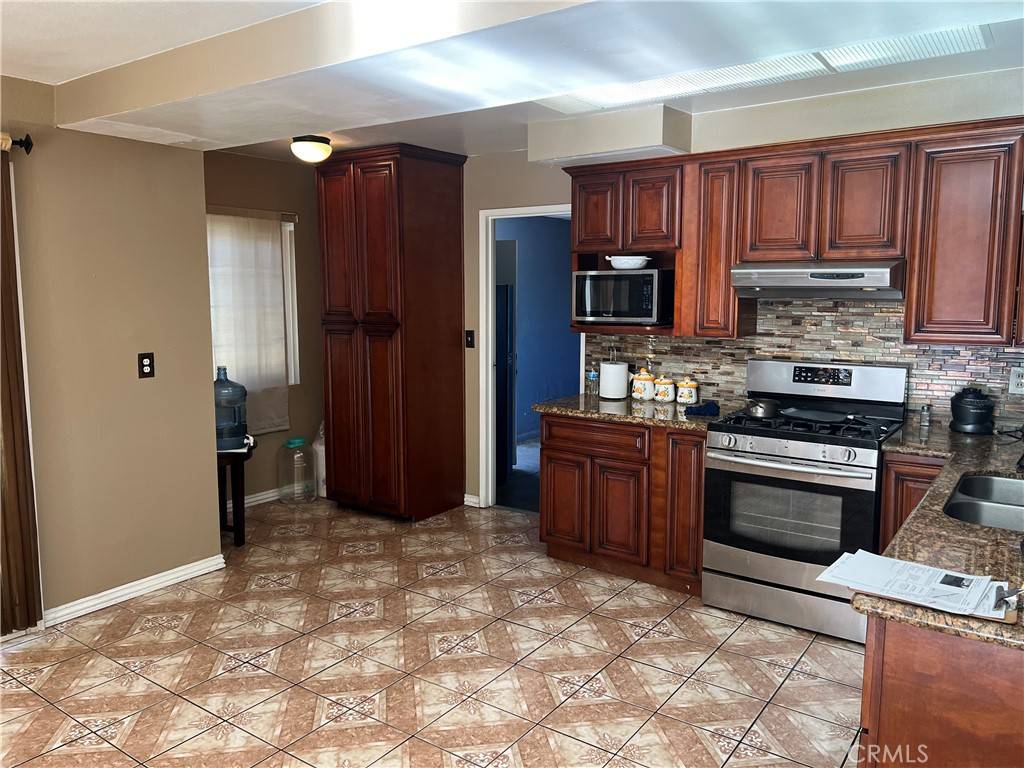 Ontario, CA 91764,1686 E Granada CT