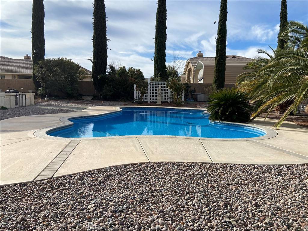 Hesperia, CA 92345,7614 Calpella AVE