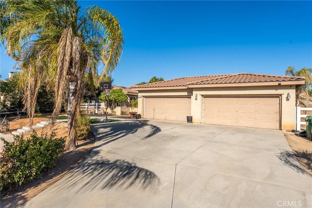 Riverside, CA 92504,16948 Edge Gate DR