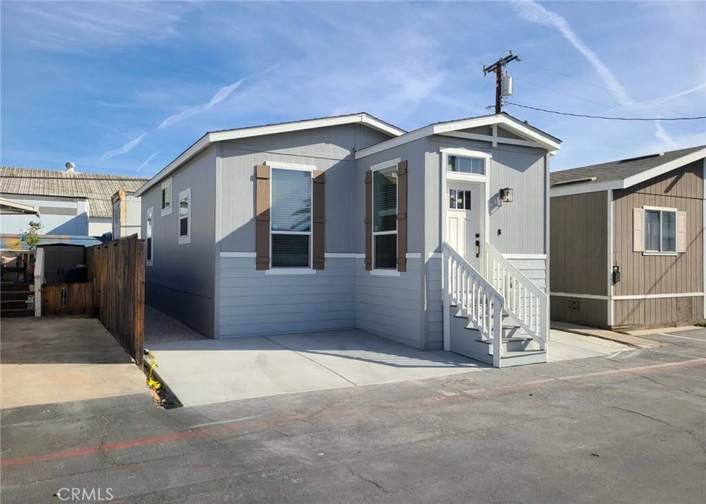 Corona, CA 92879,1410 E 6th ST #39