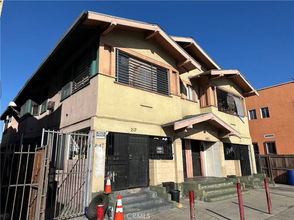 Los Angeles, CA 90037,215 W Vernon AVE