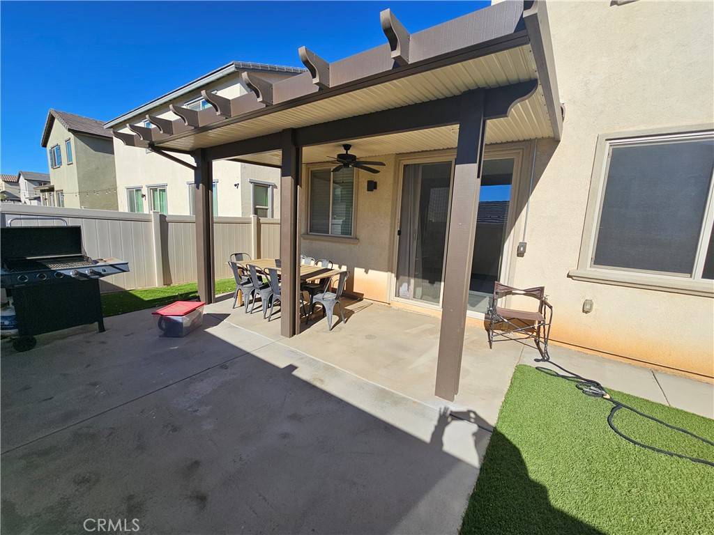 Banning, CA 92220,6086 Reed PL