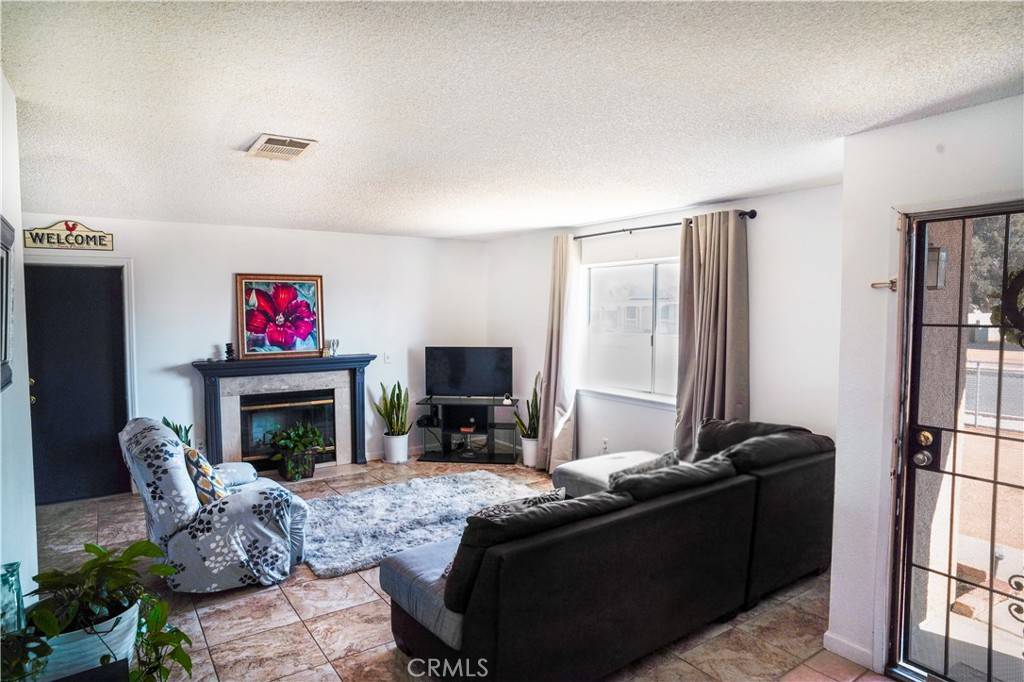Apple Valley, CA 92308,13448 Franceska RD