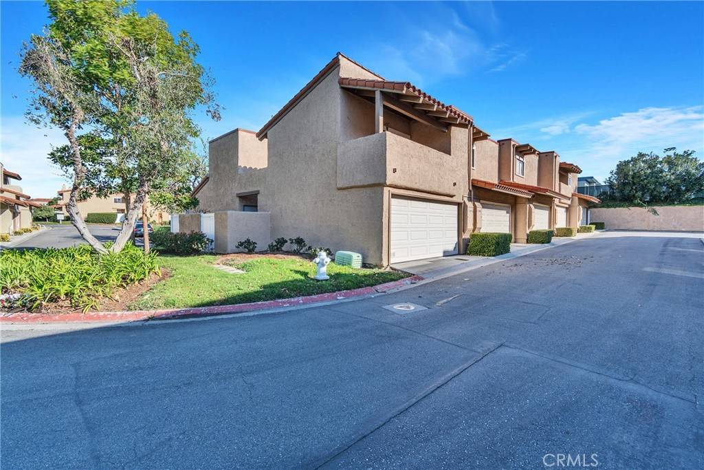 Costa Mesa, CA 92627,1048 Westward WAY