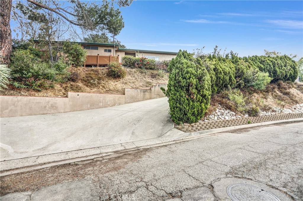 Pasadena, CA 91105,1480 Glengarry RD