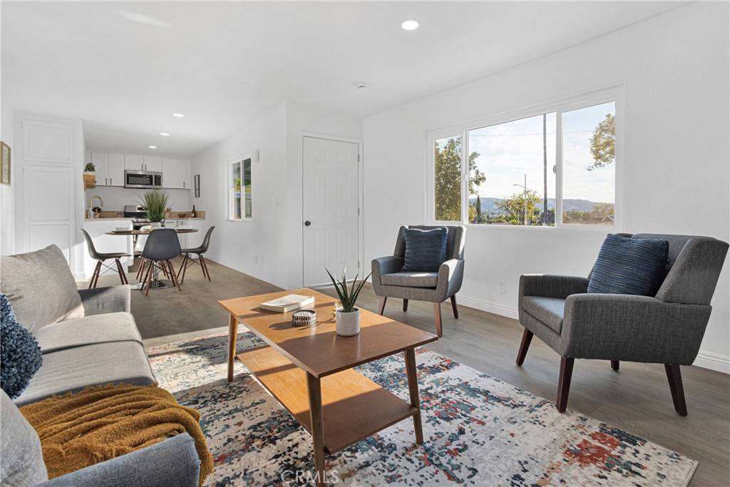 La Puente, CA 91744,18675 Renault ST