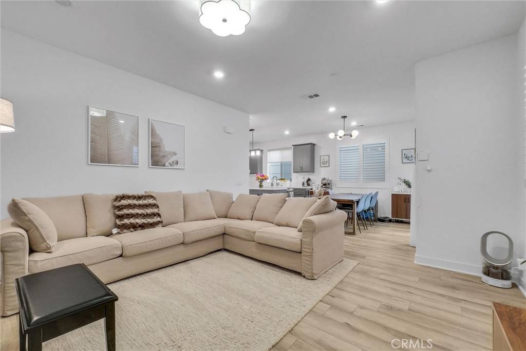 Upland, CA 91786,2015 Dewdrop