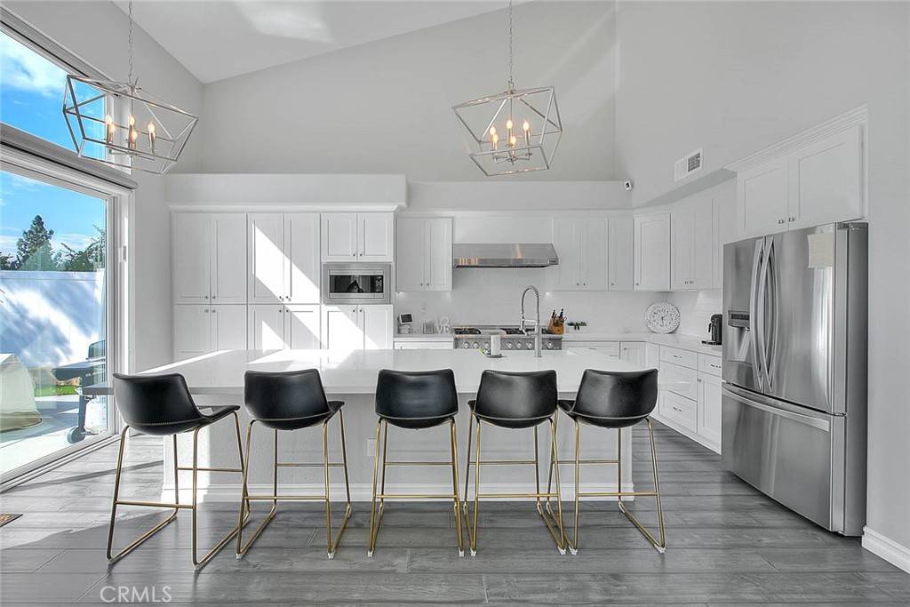 Yorba Linda, CA 92887,5761 John Bixby LN