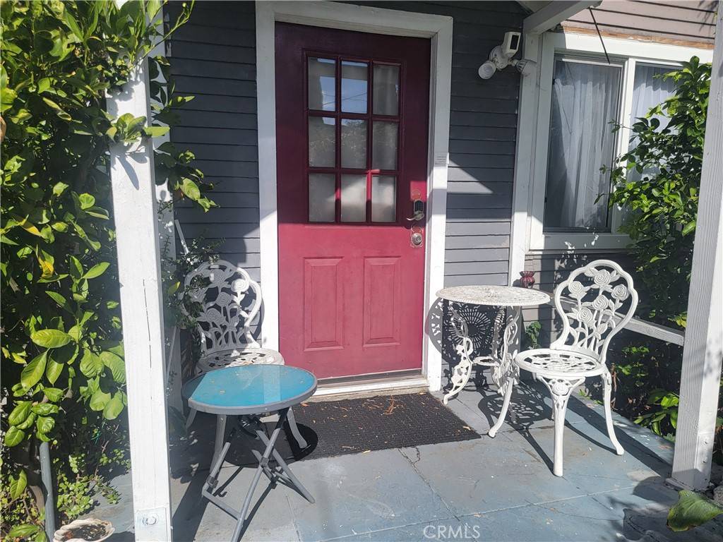 Los Angeles, CA 90068,6431 Dix ST
