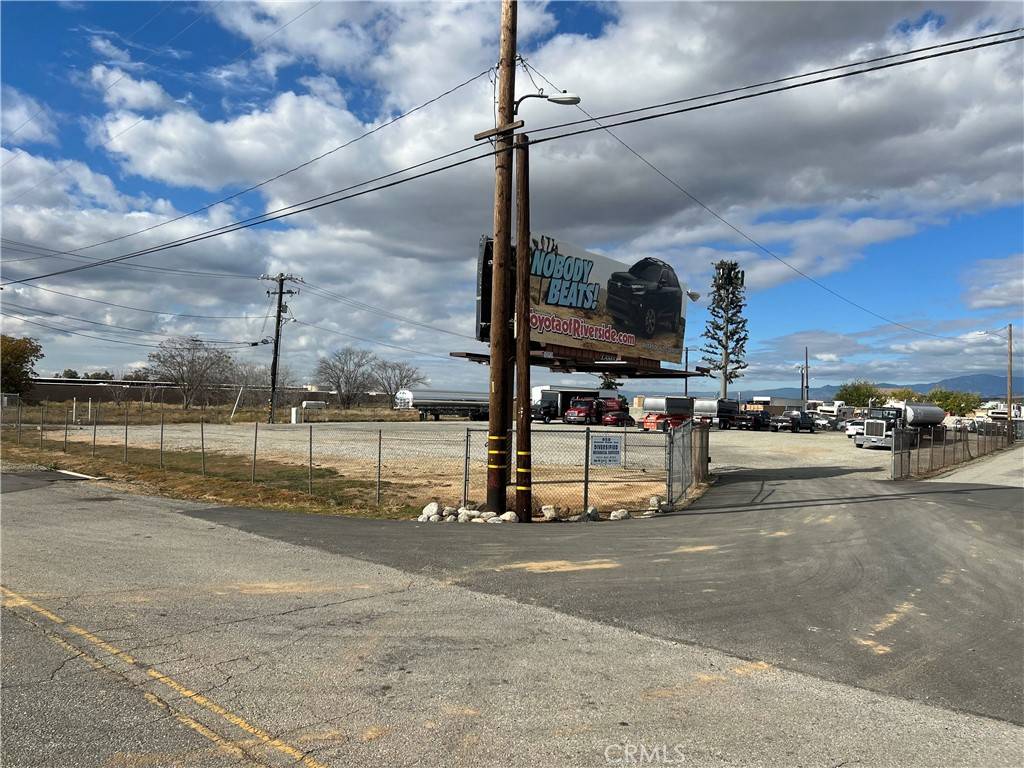 Beaumont, CA 92223,950 Western Knolls AVE