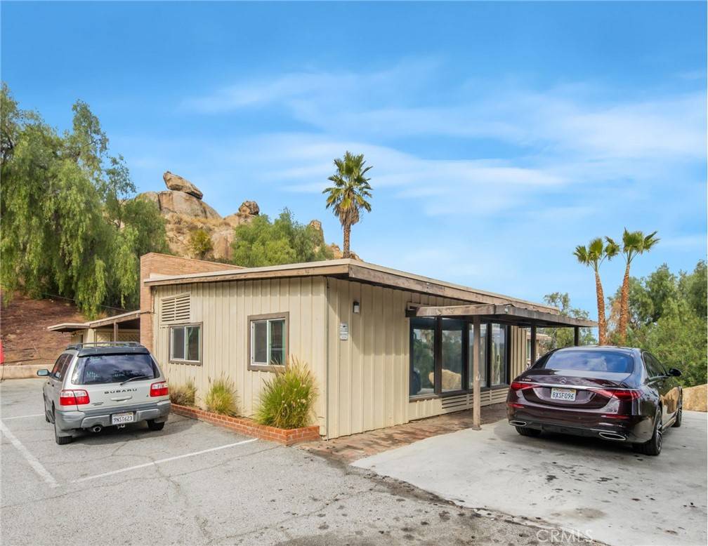 Riverside, CA 92506,3060 Panorama RD