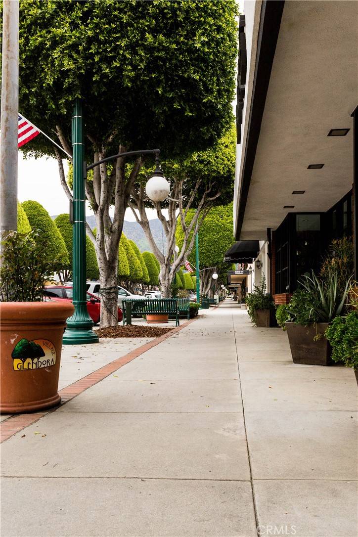 Glendora, CA 91741,218 N Glendora AVE