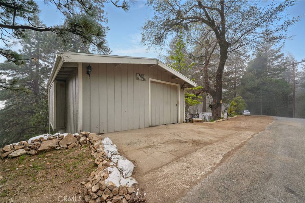 30919 Valley Oak DR Running Springs, CA 92382
