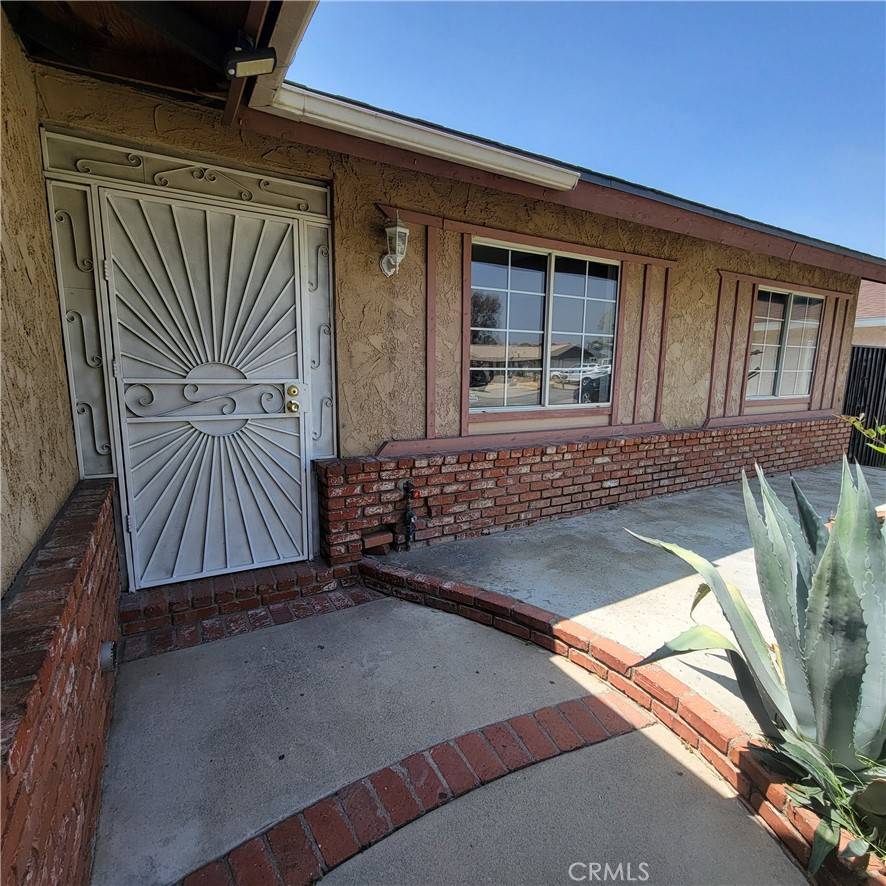 Fontana, CA 92336,17435 Ramona AVE