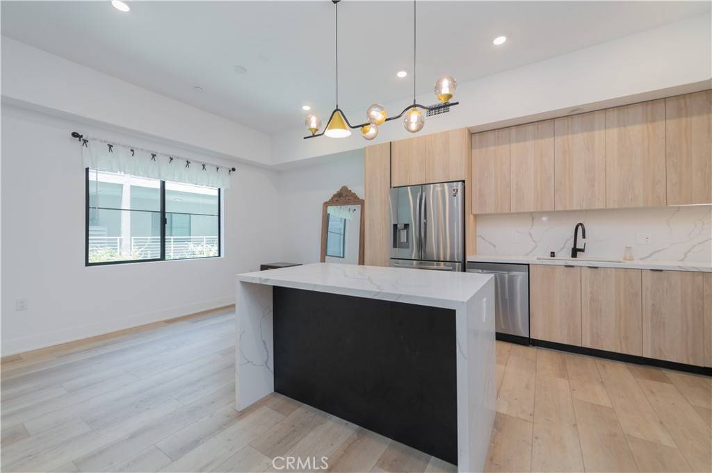Pasadena, CA 91101,178 S Euclid AVE #209