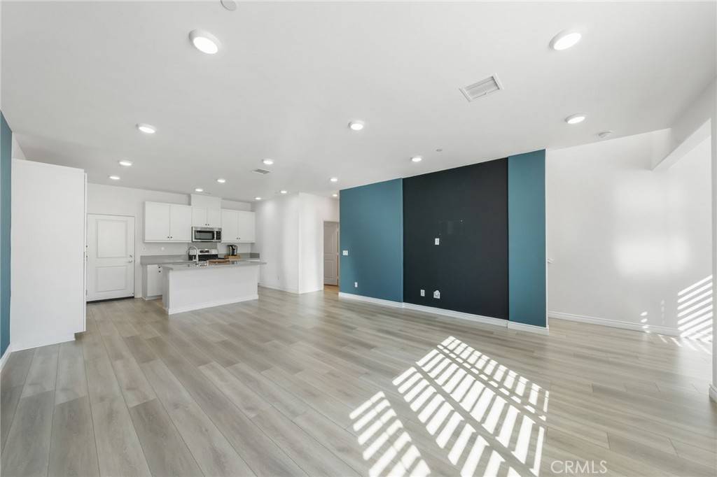 Fontana, CA 92336,15901 Stresa LN #2