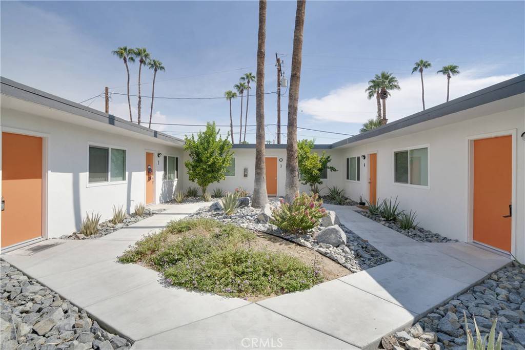 Palm Springs, CA 92264,520 S Desert View DR