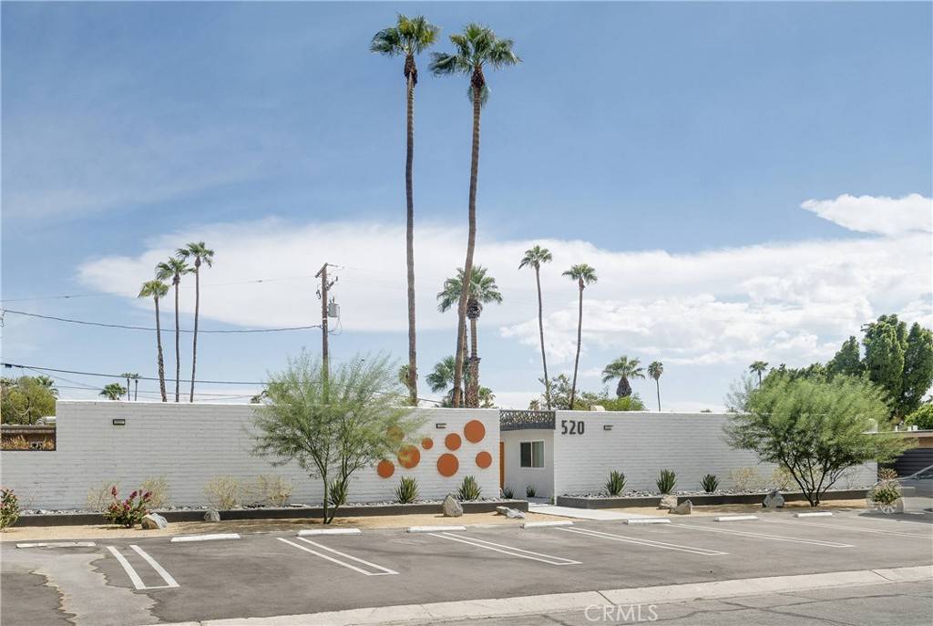 Palm Springs, CA 92264,520 S Desert View DR