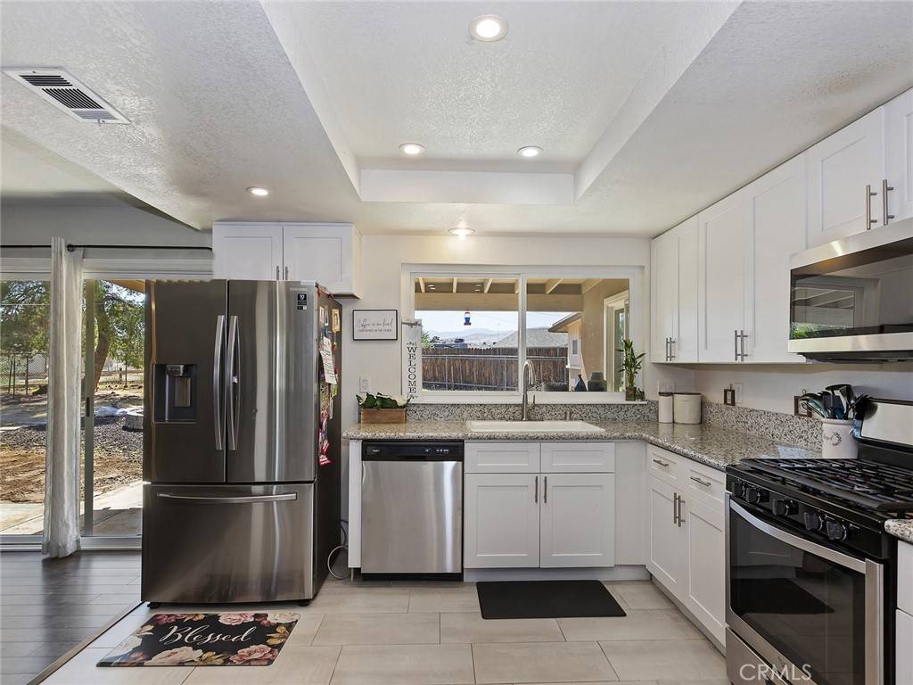 Apple Valley, CA 92308,21909 Wren ST
