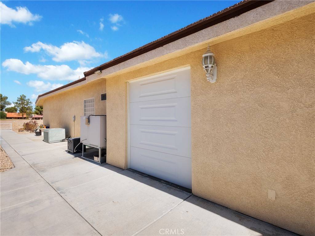 Helendale, CA 92342,27870 Jasmine LN