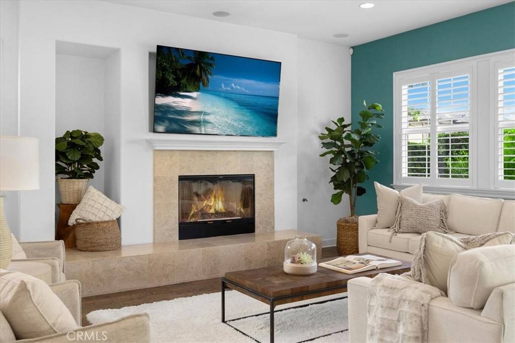 Huntington Beach, CA 92649,17495 Oakbluffs Lane