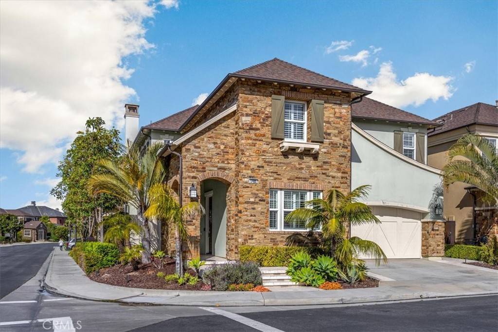 Huntington Beach, CA 92649,17495 Oakbluffs Lane
