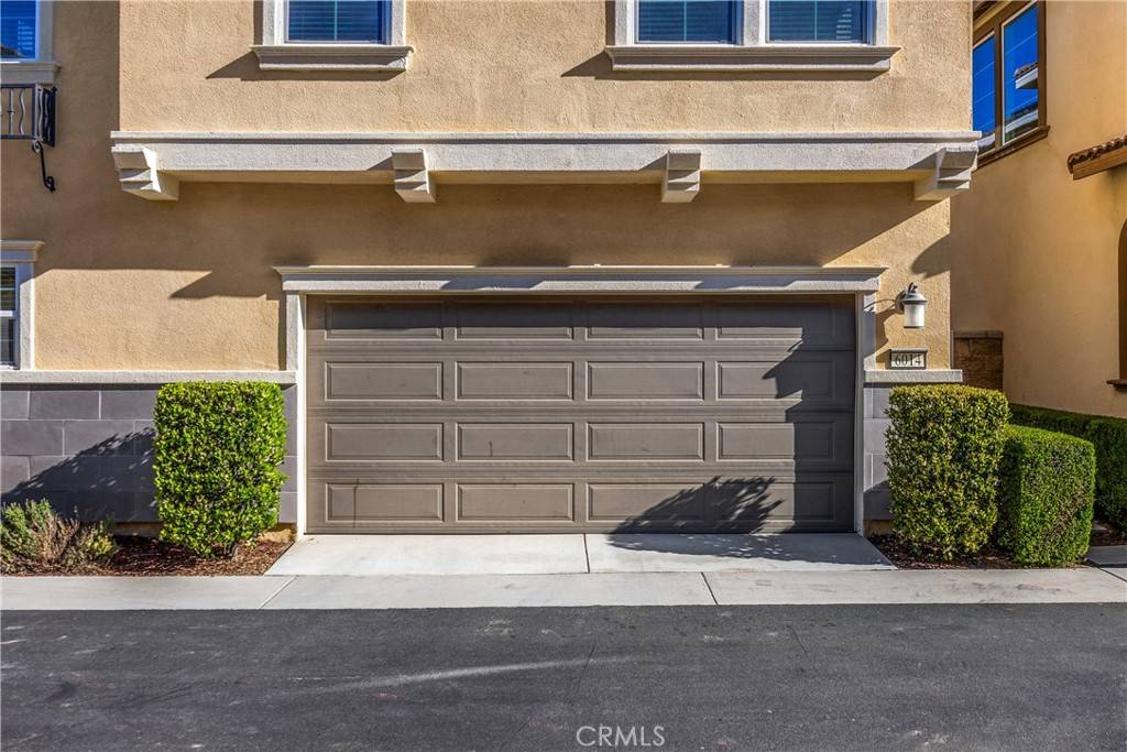 Eastvale, CA 92880,6014 Sendero