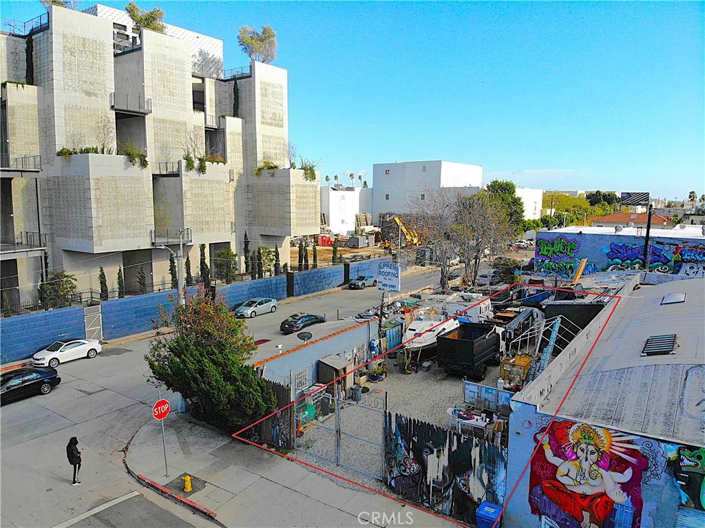 Los Angeles, CA 90038,1015 N Gower ST