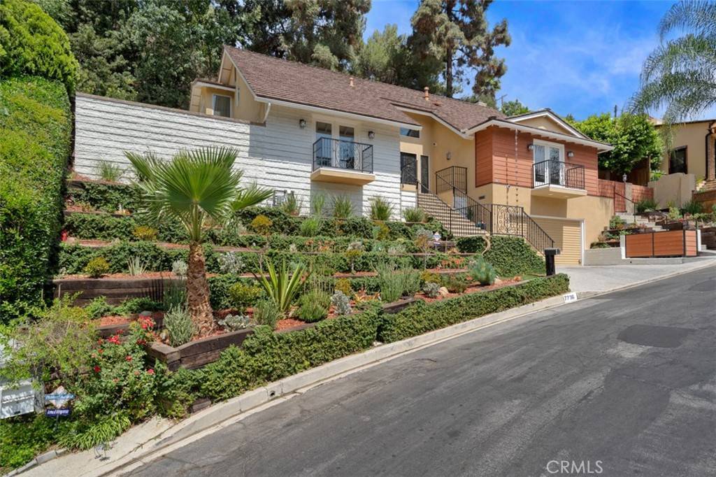 Los Angeles, CA 90068,7736 Skyhill DR