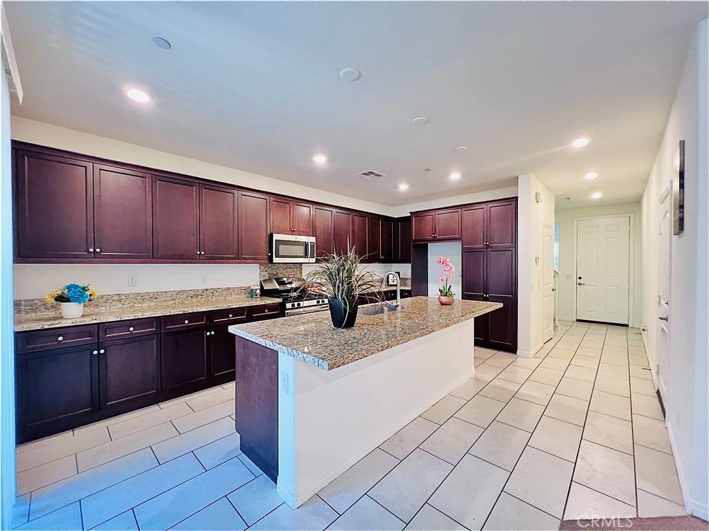 Ontario, CA 91762,3172 E MOUNT RAINIER DR