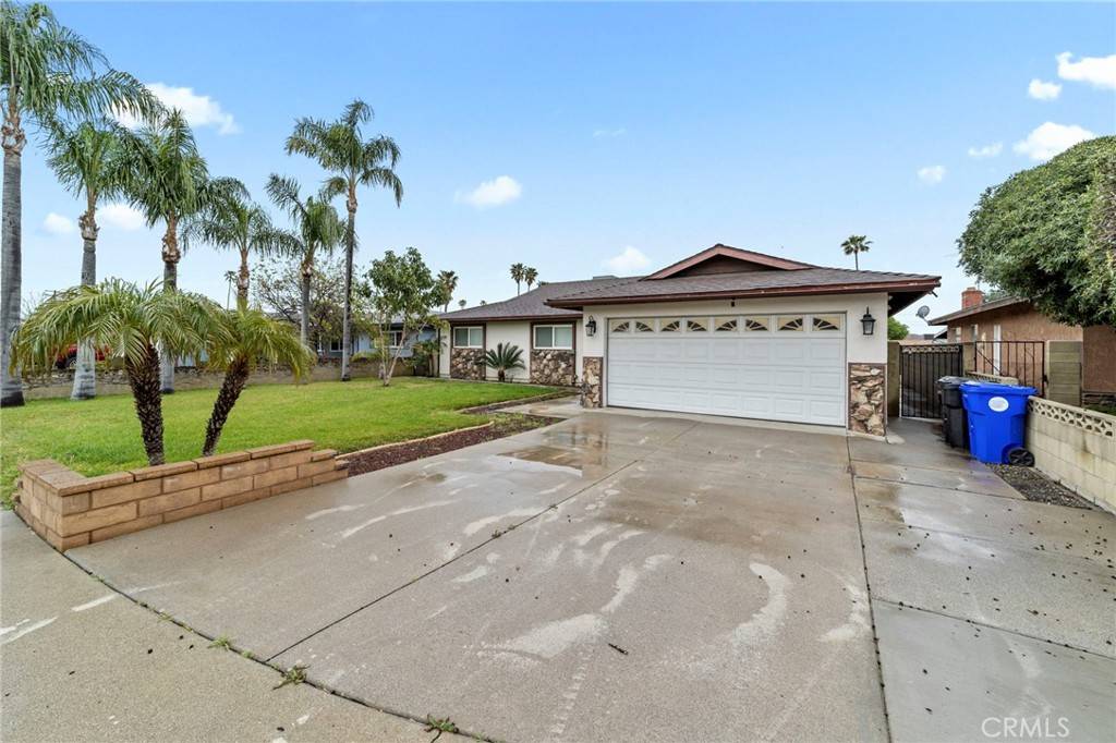 Fontana, CA 92335,17435 Hawthorne CT