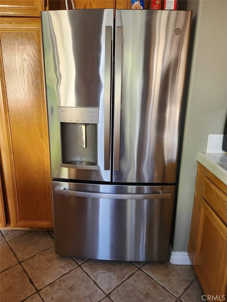 Fontana, CA 92336,16844 Merion LN