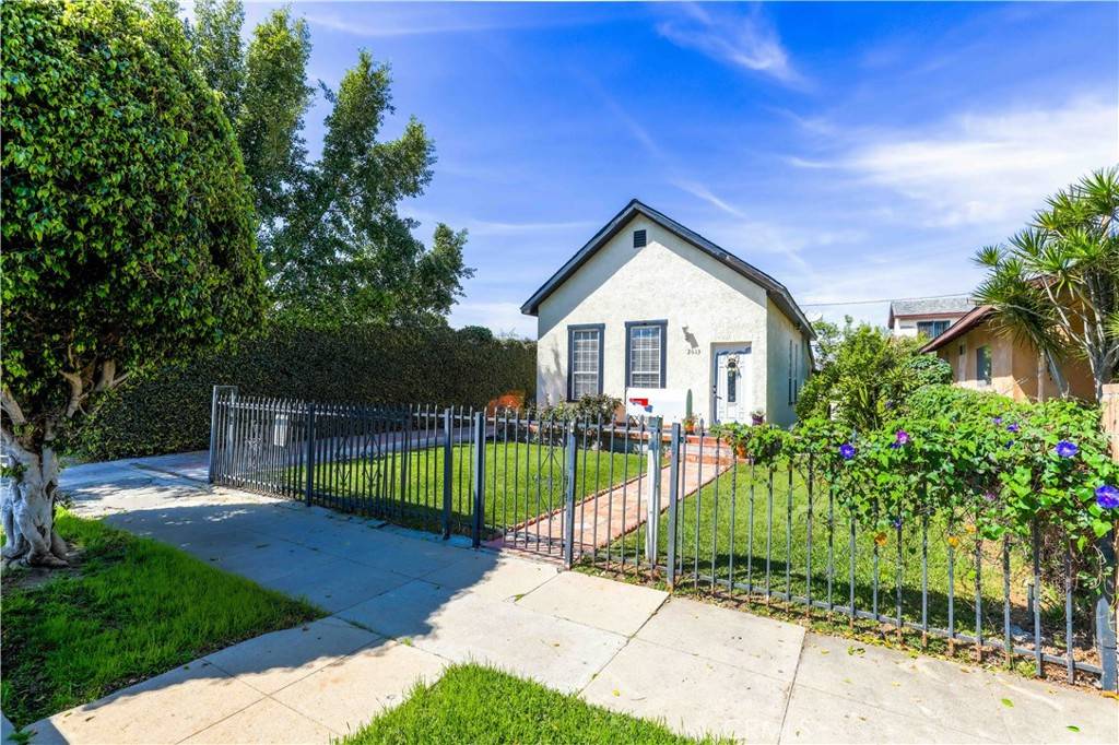 Los Angeles, CA 90065,2613 Loosmore St