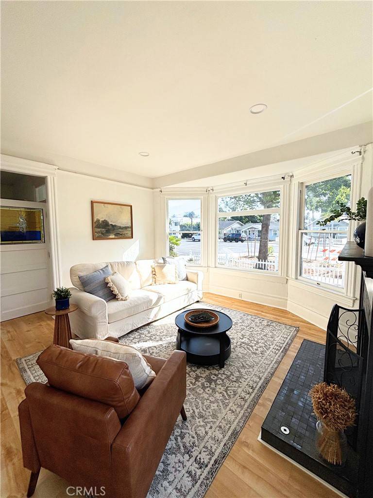 Long Beach, CA 90803,3025 E Corto PL