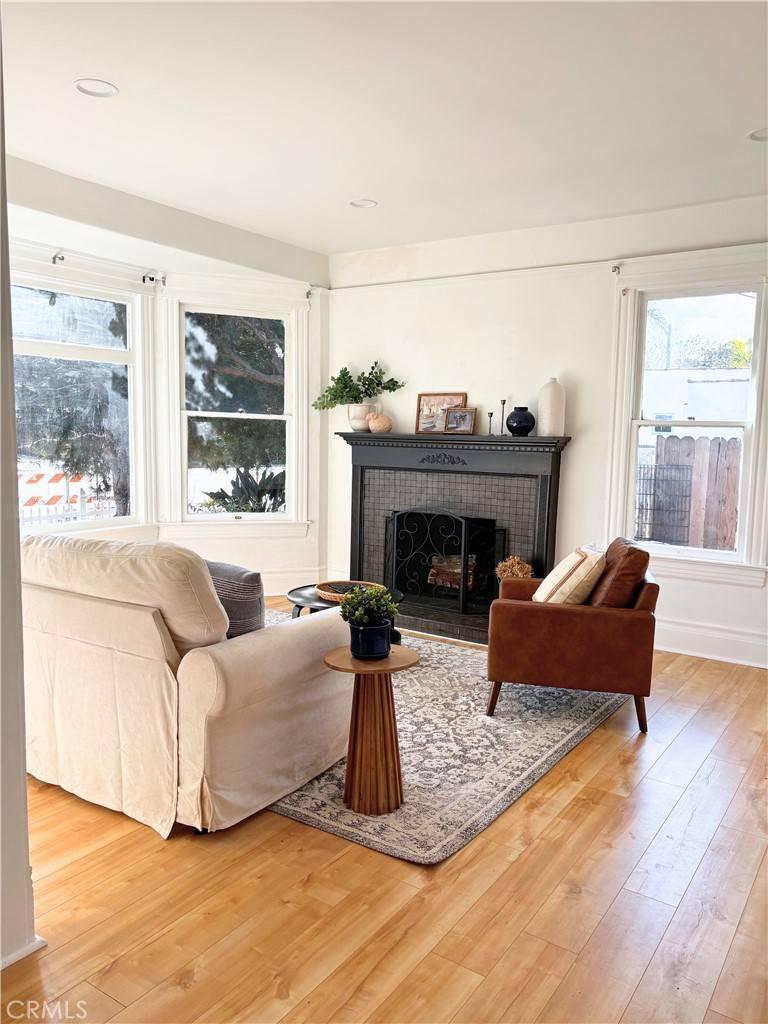 Long Beach, CA 90803,3025 E Corto PL