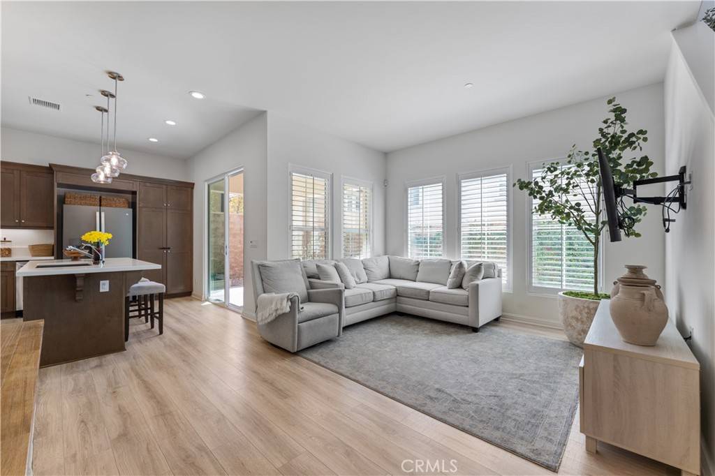 Porter Ranch, CA 91326,20818 W Acorn Cir