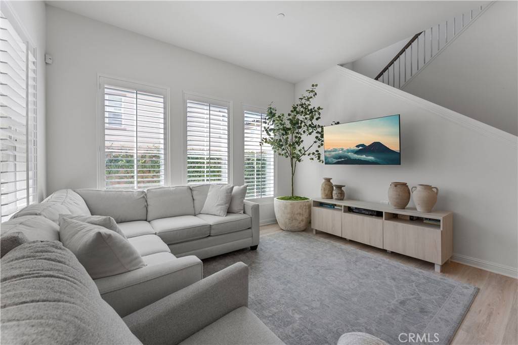 Porter Ranch, CA 91326,20818 W Acorn Cir