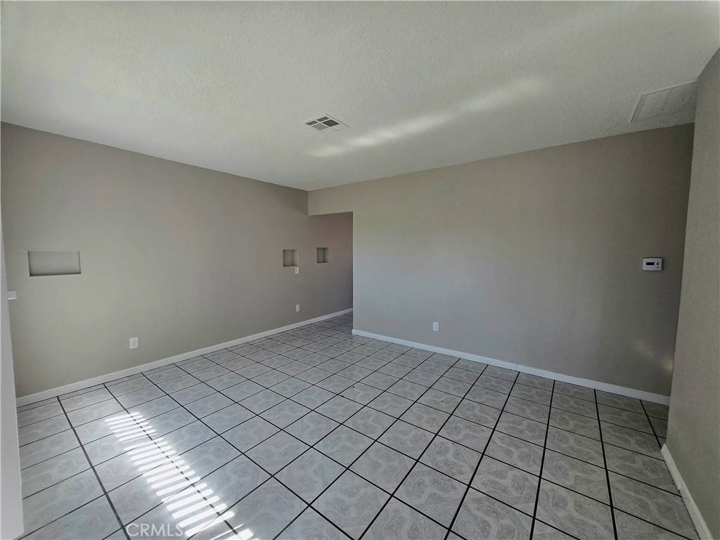 Ontario, CA 91761,425 E Acacia ST