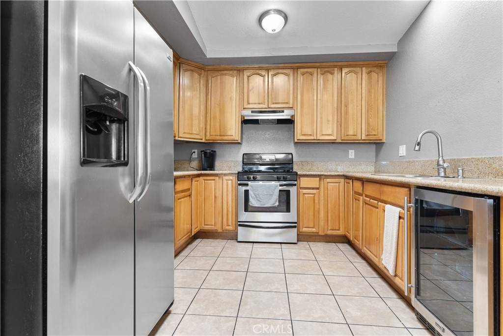 Fontana, CA 92336,7782 Oleander AVE
