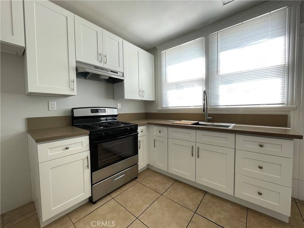 Ontario, CA 91762,301 W C St #2