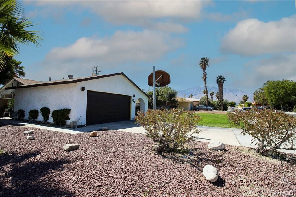 Cathedral City, CA 92234,69495 Mccallum WAY