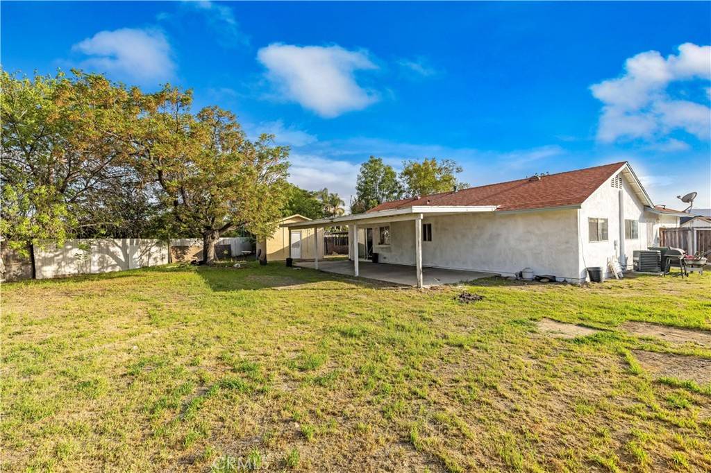 Bloomington, CA 92316,9517 Magnolia