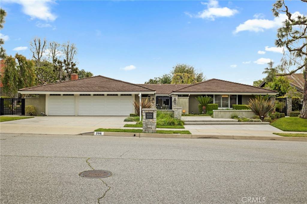 Glendora, CA 91741,208 Whispering Oaks DR